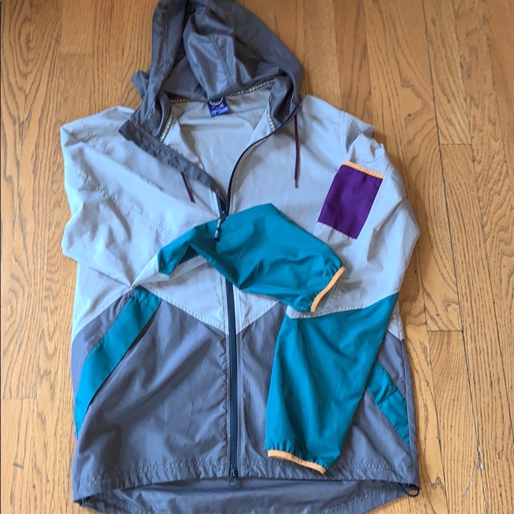 Retro Windbreaker - Men’s Size M